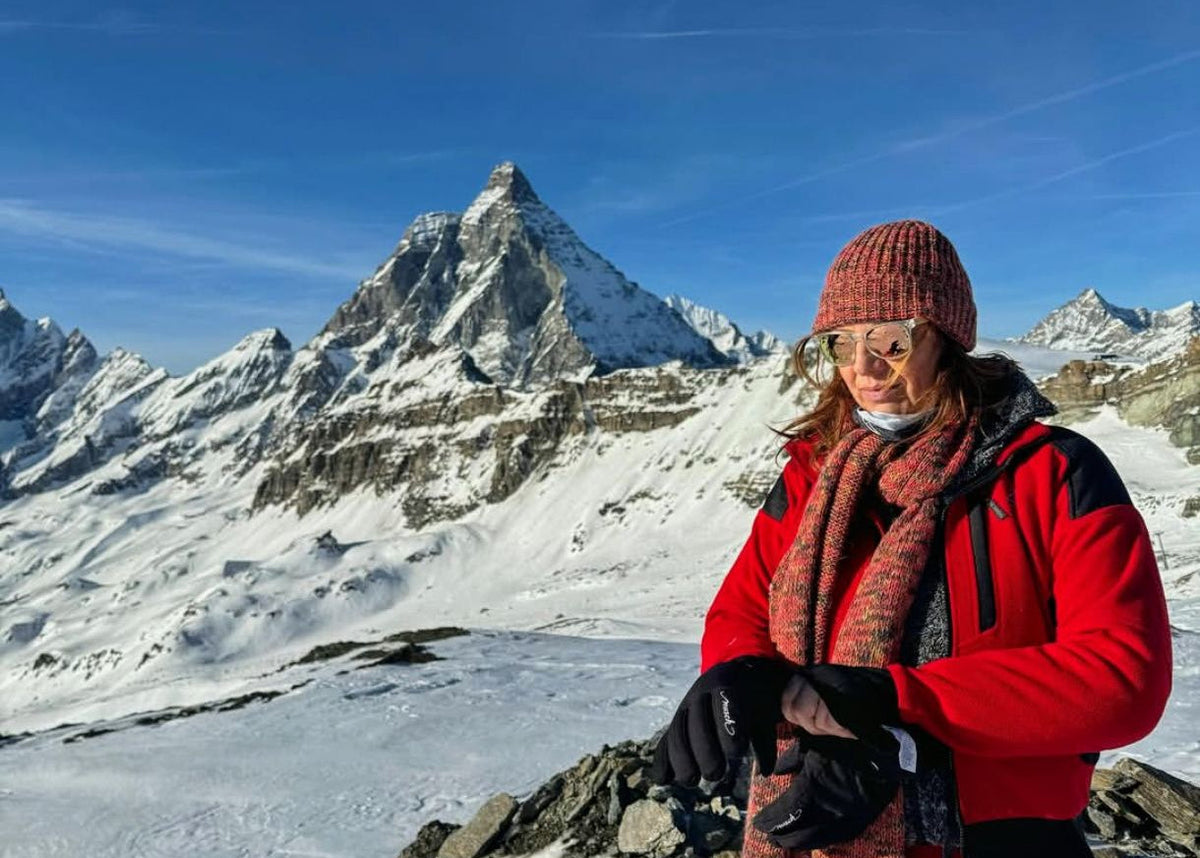 Ba a Cervinia con sciarpa e cuffia Stoccolma